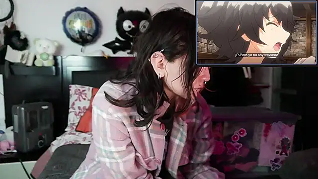 Snapshot of Devil_And_Princess chatting on October 29, 2:03 am Devil And Princess online show from October 29, 2:03 am