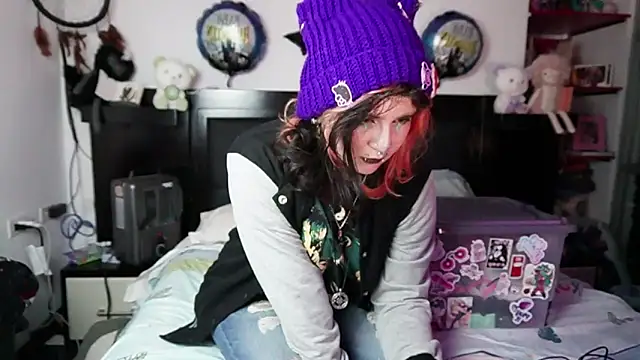 Snapshot of Devil_And_Princess chatting on November 12, 1:50 am Devil And Princess online show from November 12, 1:50 am