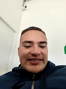 Snapshot of Andy-rtg chatting on April 7, 3:23 pm Andy-rtg online show from April 7, 3:23 pm