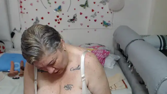 Snapshot of Olgahunder chatting on February 9, 2:54 pm Olgahunder online show from February 9, 2:54 pm