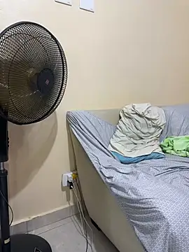 fragance21 online show from April 12, 2:05 am