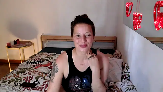 Snapshot of vitoriavaz chatting on May 7, 11:26 am vitoriavaz online show from May 7, 11:26 am