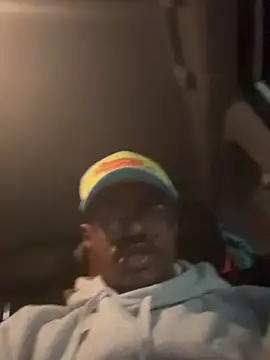 Snapshot of kngkeeem chatting on February 20, 1:24 am kngkeeem online show from February 20, 1:24 am