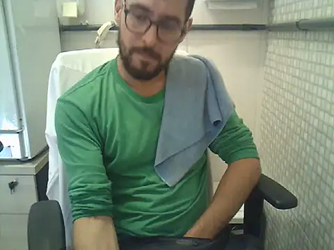 Snapshot of pdasgyn chatting on July 9, 1:37 pm pdasgyn online show from July 9, 1:37 pm