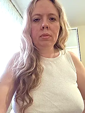 Irina3718 online show from May 30, 2:58 pm