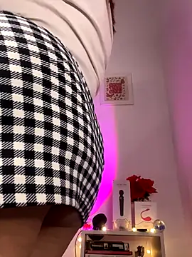 Snapshot of PaulaMarin chatting on October 27, 1:31 am PaulaMarin online show from October 27, 1:31 am