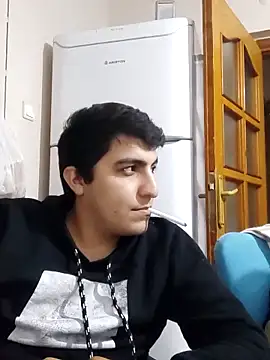 Snapshot of Kadir1320@xh chatting on October 22, 12:44 am Kadir1320xh online show from October 22, 12:44 am