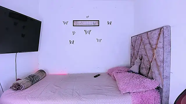 Tania rendon online show from March 10, 11:37 am