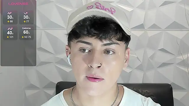 Snapshot of Sam_Daves chatting on February 10, 1:59 pm Sam Daves online show from February 10, 1:59 pm