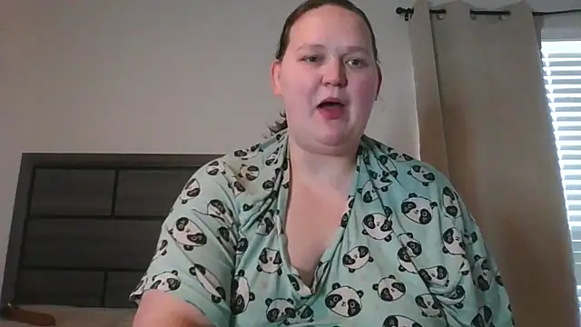 Snapshot of FantasyWifeBri chatting on November 28, 6:21 pm FantasyWifeBri online show from November 28, 6:21 pm