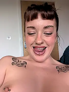 Petite Juicy Olive online show from May 9, 8:08 am