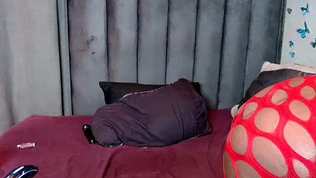 LustyDeziree1 online show from September 15, 11:49 pm