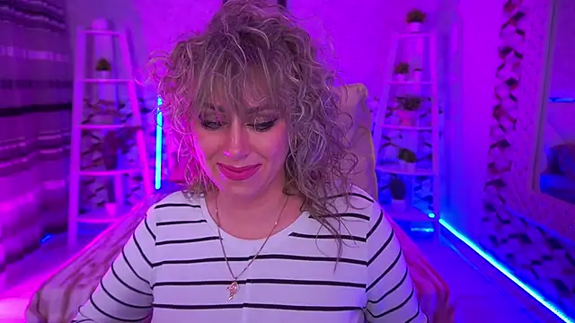 CandyLadyyy online show from April 5, 8:39 pm