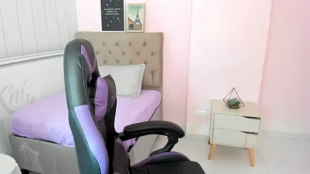 Tania Duque online show from October 8, 1:53 pm