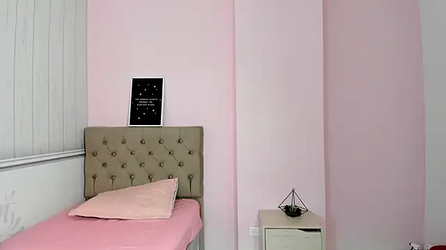 Tania Duque online show from November 24, 1:33 pm