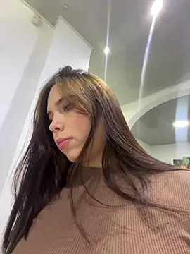 Snapshot of LunaCandy_ chatting on February 10, 2:32 pm LunaCandy online show from February 10, 2:32 pm