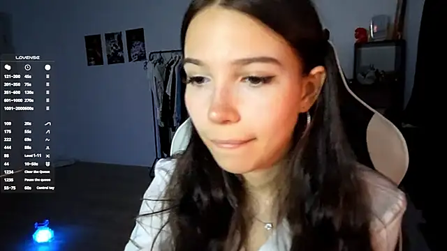 Snapshot of MayAgard chatting on November 3, 7:26 pm MayAgard online show from November 3, 7:26 pm