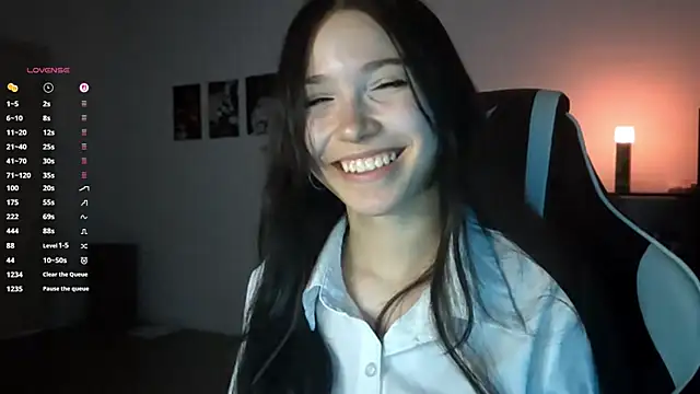 Snapshot of MayAgard chatting on November 14, 4:17 pm MayAgard online show from November 14, 4:17 pm