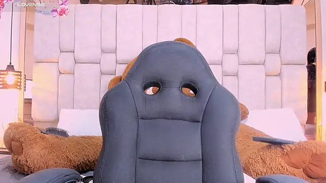 Snapshot of Daia_Ortiz chatting on October 9, 8:51 pm Daia Ortiz online show from October 9, 8:51 pm