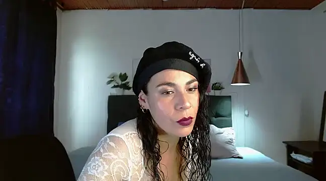 mia velvet1 online show from March 13, 3:39 pm