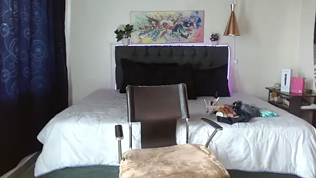 mia velvet1 online show from October 12, 2:05 pm