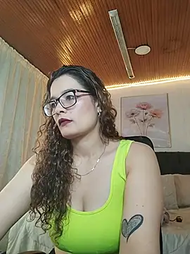 Snapshot of Rose_Thompson1 chatting on July 9, 1:26 pm Rose Thompson1 online show from July 9, 1:26 pm