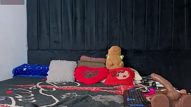 megan stathann online show from December 4, 9:12 pm