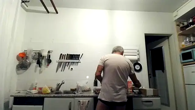 Berg Boy online show from October 17, 4:15 am