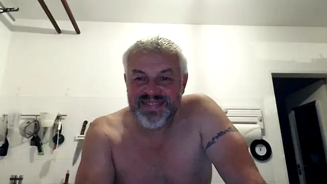 Berg Boy online show from October 20, 9:04 pm