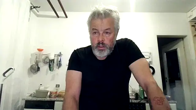 Berg Boy online show from December 1, 8:47 pm