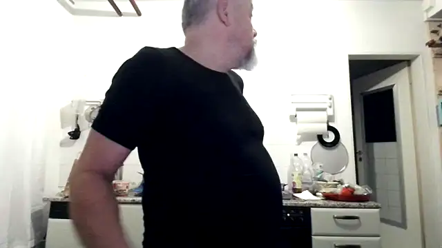 Snapshot of Berg_Boy chatting on January 19, 5:00 am Berg Boy online show from January 19, 5:00 am