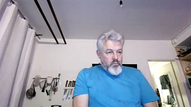 Snapshot of Berg_Boy chatting on February 6, 5:49 pm Berg Boy online show from February 6, 5:49 pm