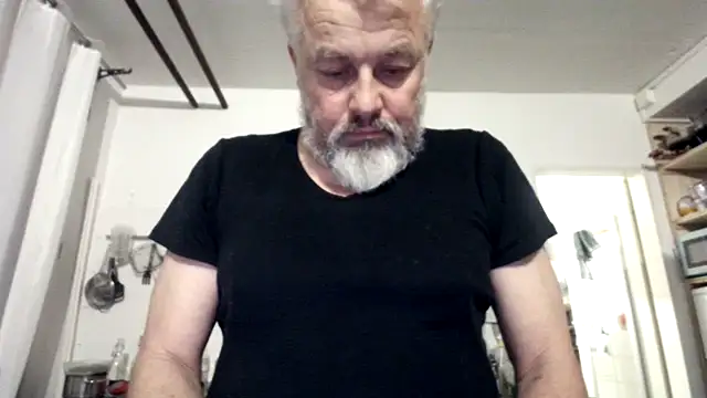 Snapshot of Berg_Boy chatting on February 17, 12:51 am Berg Boy online show from February 17, 12:51 am