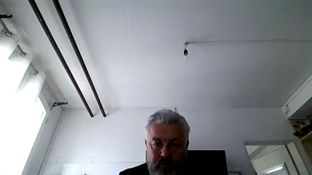 Snapshot of Berg_Boy chatting on February 18, 12:45 pm Berg Boy online show from February 18, 12:45 pm