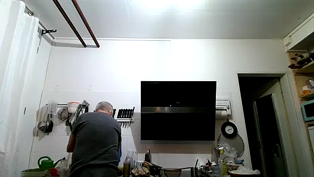 Snapshot of Berg_Boy chatting on February 24, 7:12 pm Berg Boy online show from February 24, 7:12 pm