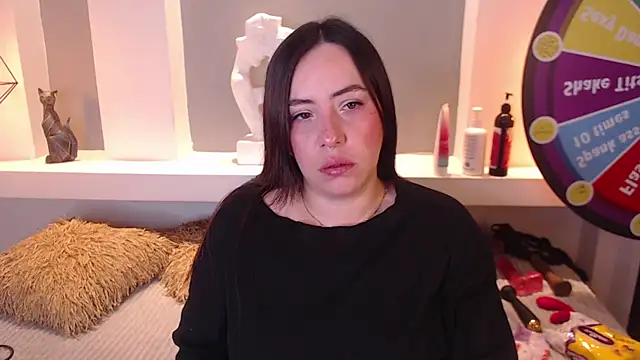 milu w4llace online show from March 17, 8:51 pm