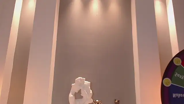 milu w4llace online show from October 3, 12:40 am