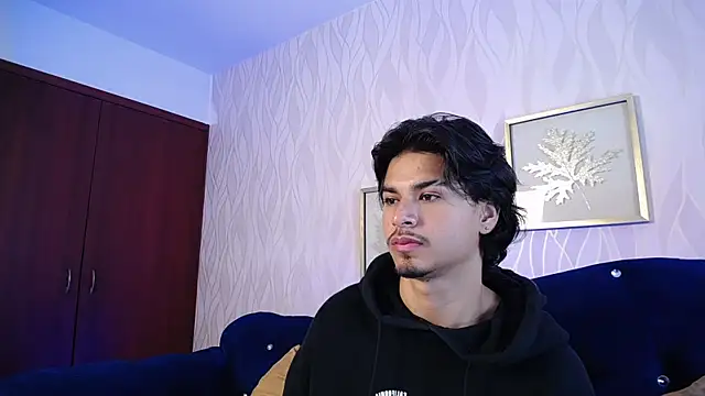 MathewAdams online show from December 18, 6:47 pm