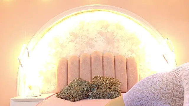 CamilaJohnston online show from October 13, 9:04 pm