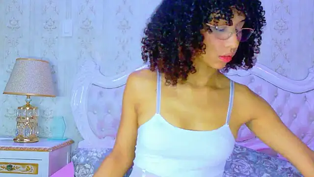 Snapshot of CamilaJohnston chatting on July 3, 12:55 pm CamilaJohnston online show from July 3, 12:55 pm