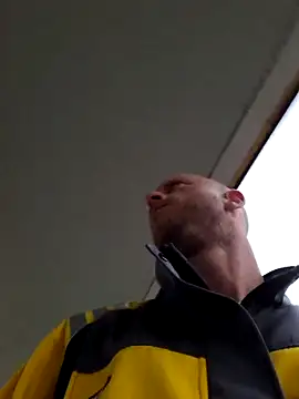 Snapshot of svenpfeifer chatting on October 20, 2:50 pm svenpfeifer online show from October 20, 2:50 pm