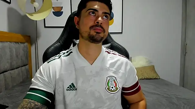 Dante Storm online show from December 4, 5:28 am