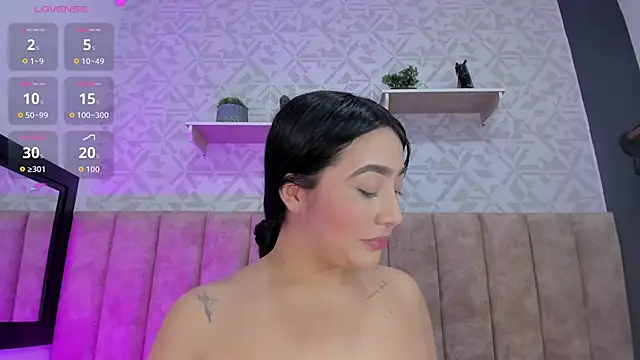 MelinaCruz online show from November 6, 3:40 am