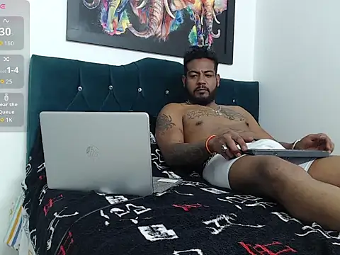 BladeFoxxx1 online show from September 10, 4:56 am