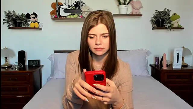 Snapshot of HaleyReedme chatting on February 13, 8:10 am HaleyReedme online show from February 13, 8:10 am