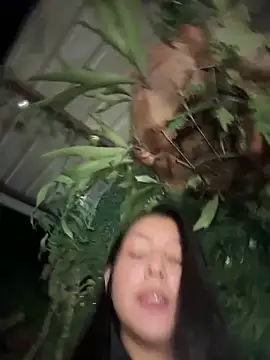 Snapshot of dany_lu chatting on December 1, 11:21 pm dany lu online show from December 1, 11:21 pm