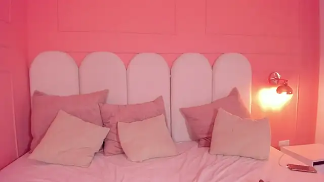 eva sainnt online show from October 11, 5:17 am