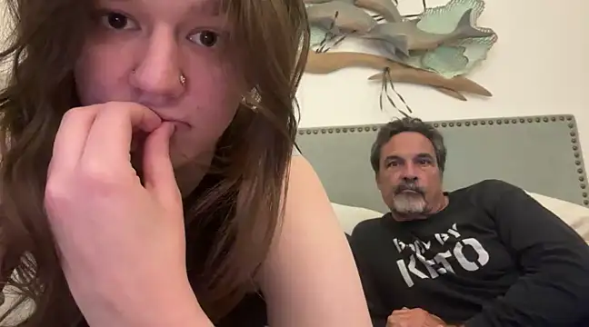 Snapshot of reaux chatting on March 23, 4:27 am reaux online show from March 23, 4:27 am