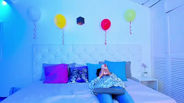 Snapshot of Zaira_Angel chatting on November 13, 3:16 am Zaira Angel online show from November 13, 3:16 am