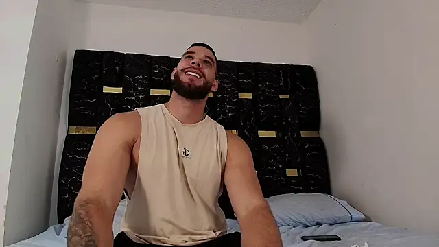 Snapshot of chris_blake__ chatting on October 31, 6:31 pm chris blake online show from October 31, 6:31 pm